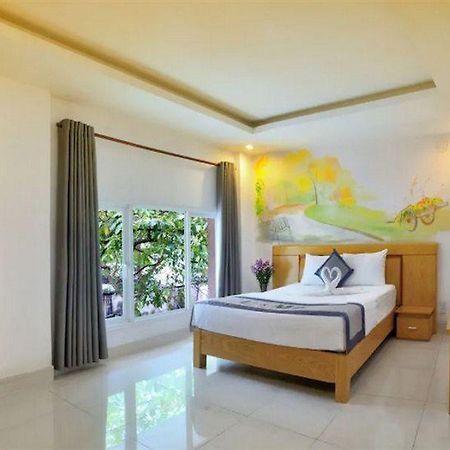 U And Me Hotel Tan Phong Exteriör bild