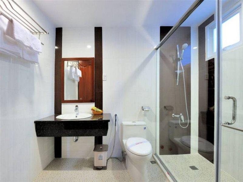 U And Me Hotel Tan Phong Exteriör bild